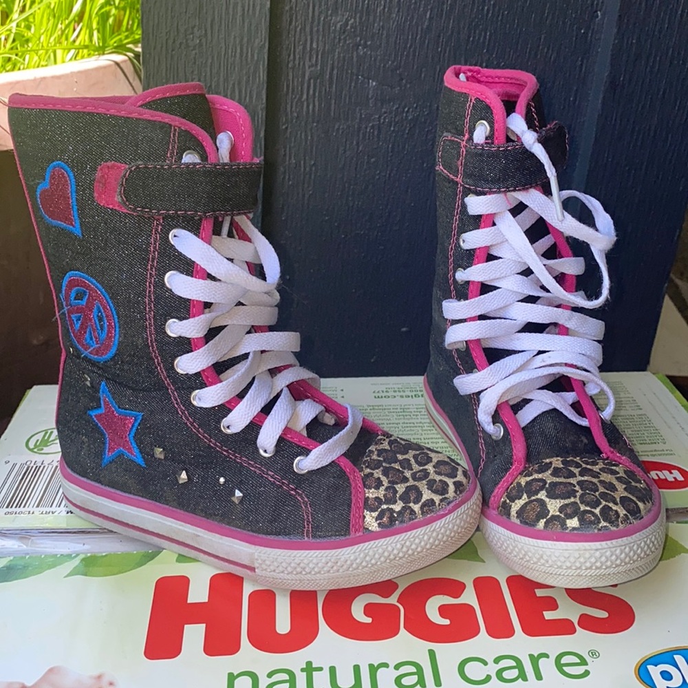 Girls high top shoes (gently used)